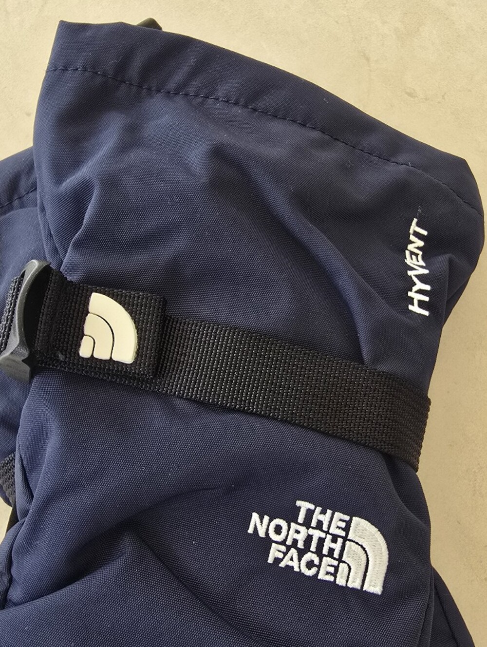 The North Face Navy and Black Insulated Ski Gloves - Men's Small - Picture 3 of 5